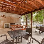 New! Lafrida Condo Style 10 Min To Caribbean!